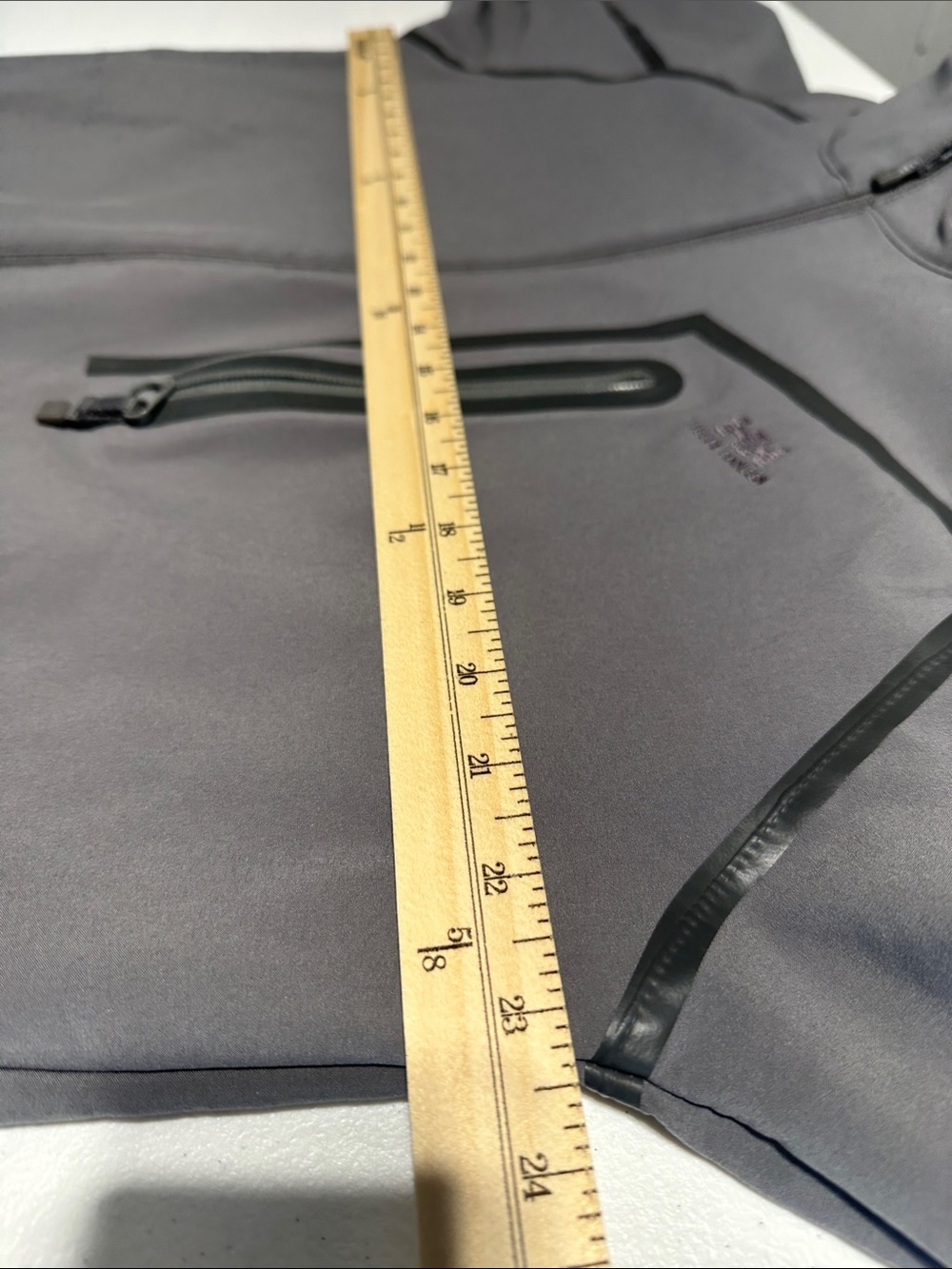 Helly Hansen Grey Performance Softshell Jacket - Size Large - Picture 11 of 11